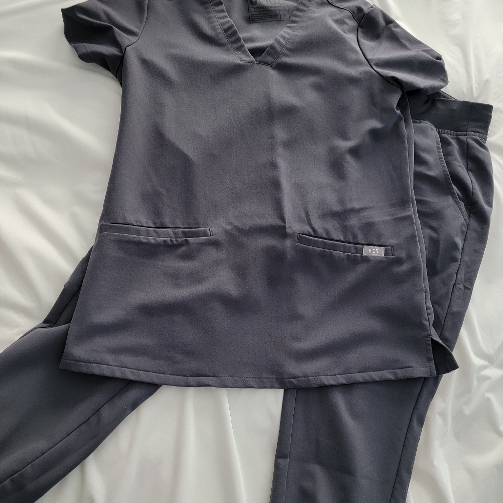 Figs jogger scrub set XS